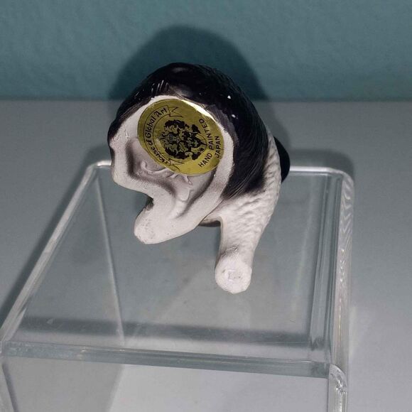 Tiny hand painted Pig - Picture 5 of 8